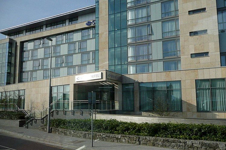 Photograph of Limerick Strand Hotel in County Limerick